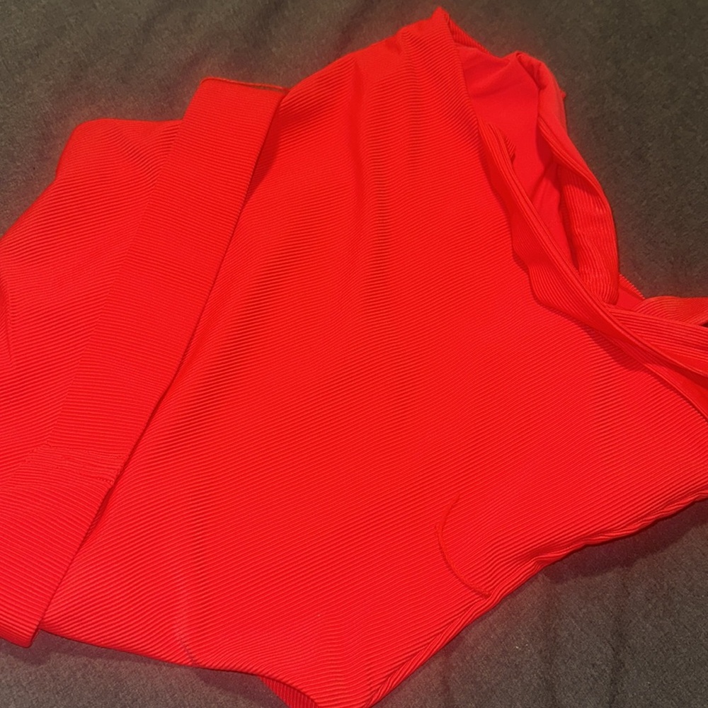 Sydney One Piece Red - Picture 10 of 10